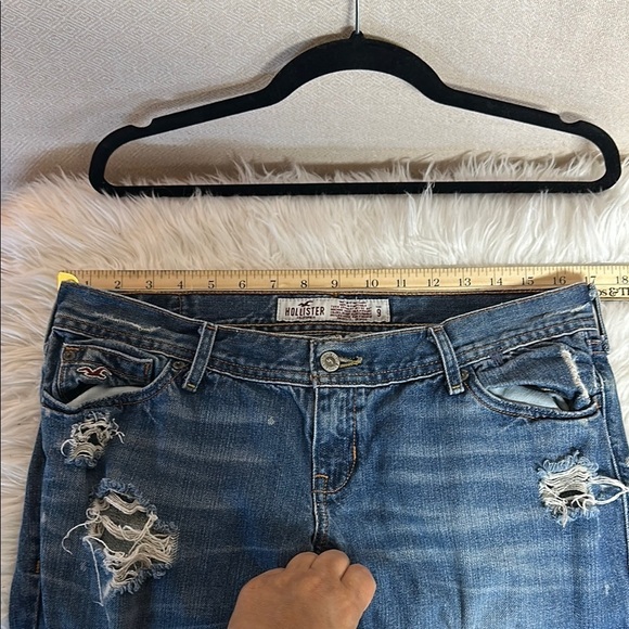 Hollister Blue Straight Leg Jeans with Vintage Appeal - Picture 9 of 11